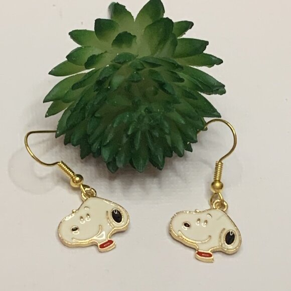 Snoopy Earring, Peanuts Earring, Gift Idea, Snoopy Charm, Peanuts Charm, Dog - Picture 1 of 7